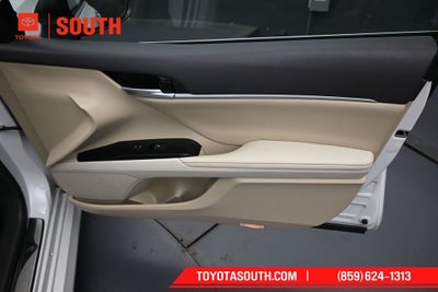 2020 Toyota Camry Hybrid XLE
