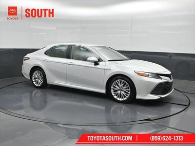 2020 Toyota Camry Hybrid XLE