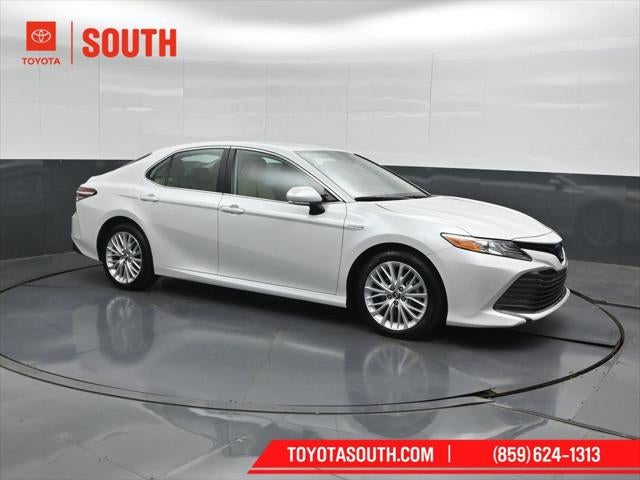 2020 Toyota Camry Hybrid XLE