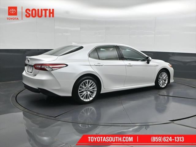 2020 Toyota Camry Hybrid XLE