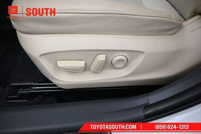 2020 Toyota Camry Hybrid XLE