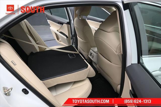 2020 Toyota Camry Hybrid XLE