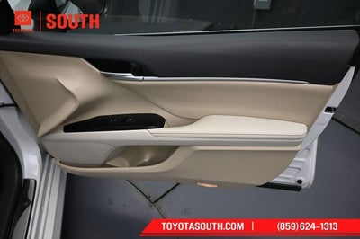 2020 Toyota Camry Hybrid XLE