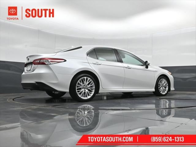 2020 Toyota Camry Hybrid XLE