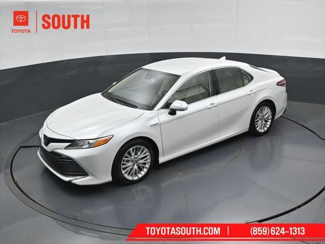 2020 Toyota Camry Hybrid XLE