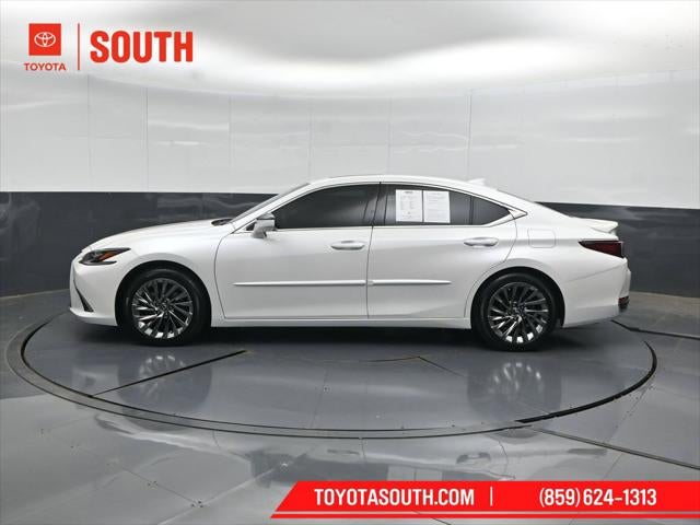 2025 Lexus ES 300h Ultra Luxury