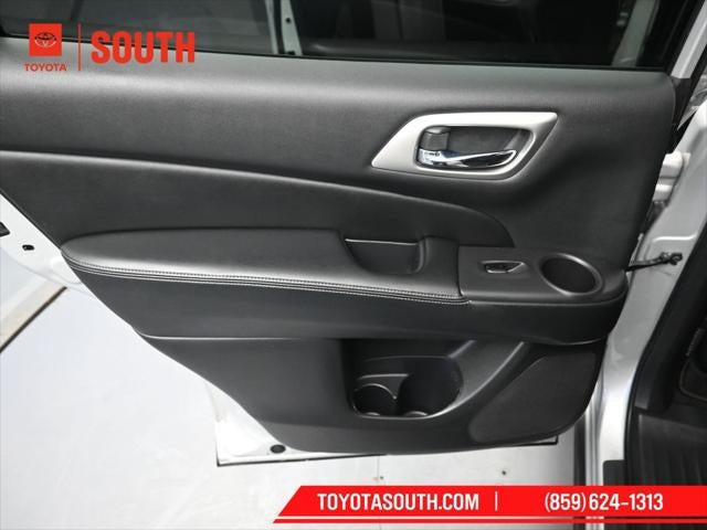 2020 Nissan Pathfinder S