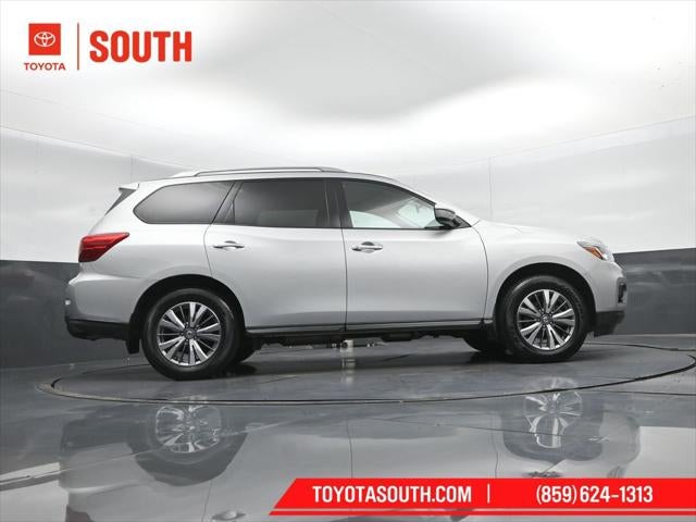 2020 Nissan Pathfinder S