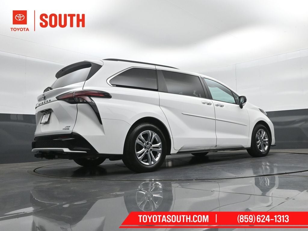 2023 Toyota Sienna XSE 7 Passenger