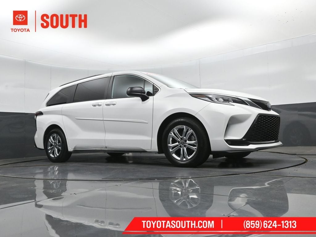2023 Toyota Sienna XSE 7 Passenger