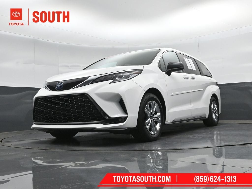 2023 Toyota Sienna XSE 7 Passenger