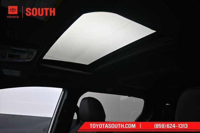 2023 Toyota Sienna XSE 7 Passenger
