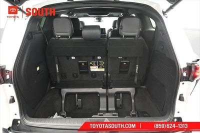 2023 Toyota Sienna XSE 7 Passenger