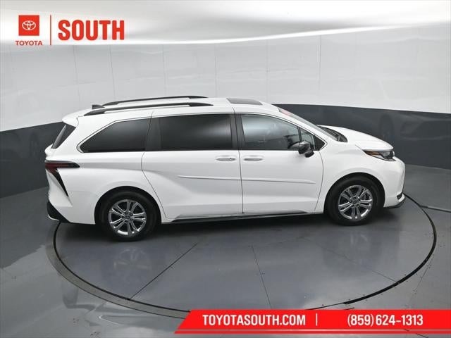 2023 Toyota Sienna XSE 7 Passenger