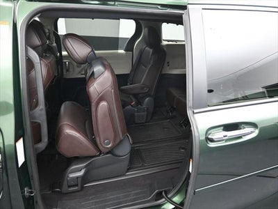 2024 Toyota Sienna Platinum 7 Passenger