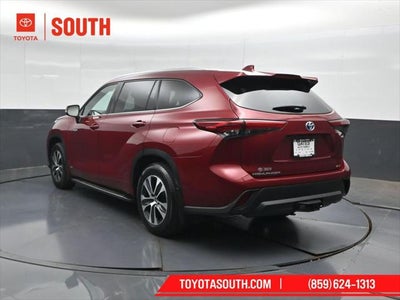 2021 Toyota Highlander Hybrid XLE