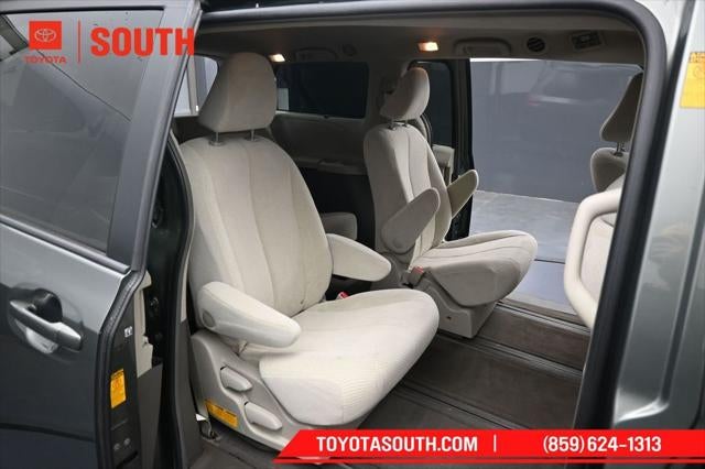 2014 Toyota Sienna LE 7 Passenger
