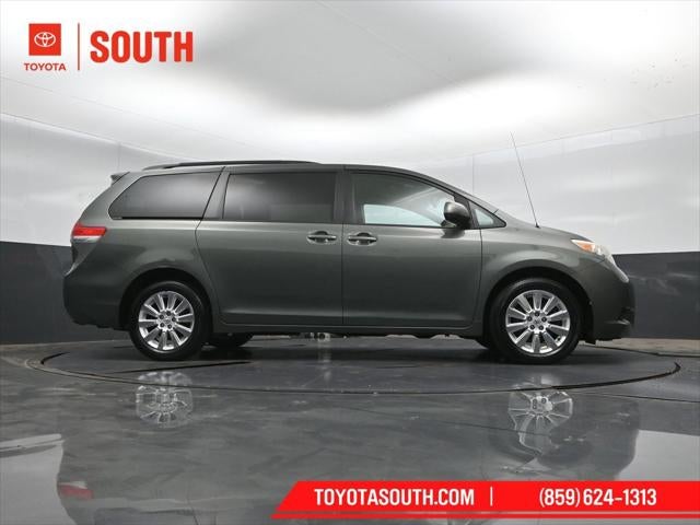 2014 Toyota Sienna LE 7 Passenger