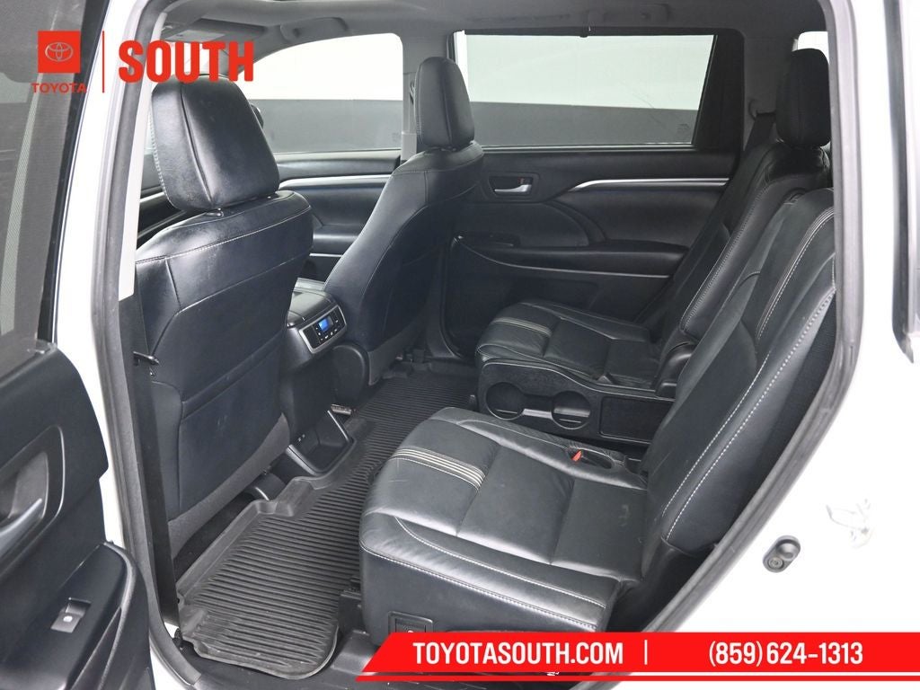 2017 Toyota Highlander SE