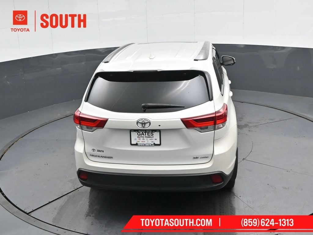 2017 Toyota Highlander SE