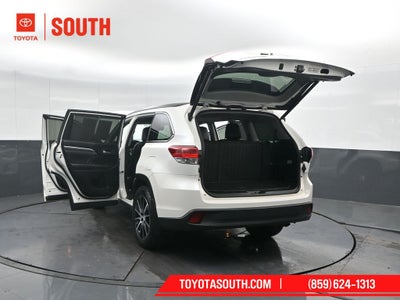 2017 Toyota Highlander SE