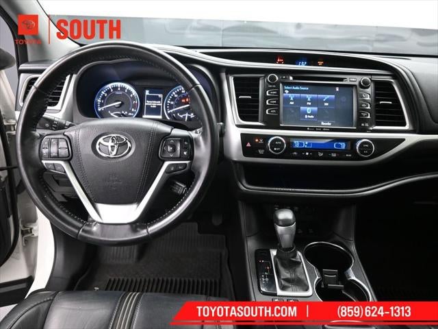 2017 Toyota Highlander SE
