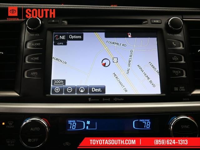 2017 Toyota Highlander SE