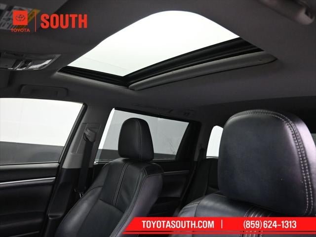 2017 Toyota Highlander SE