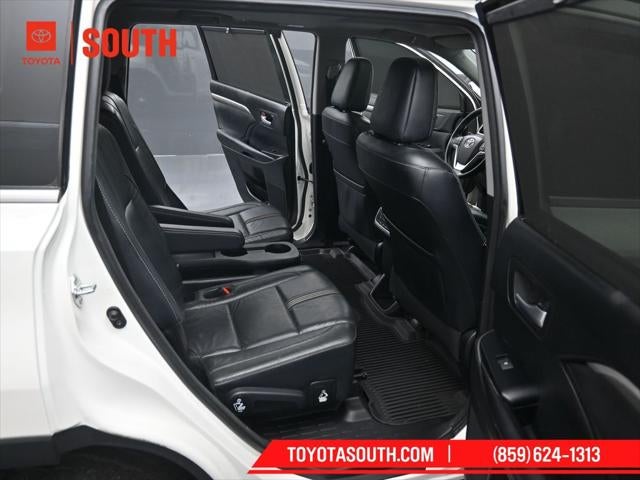 2017 Toyota Highlander SE