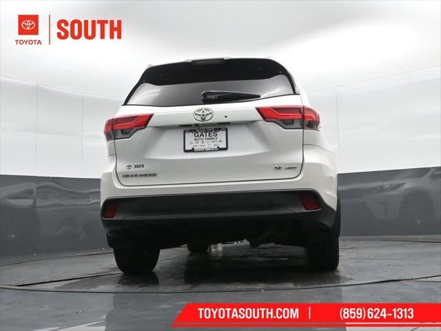 2017 Toyota Highlander SE