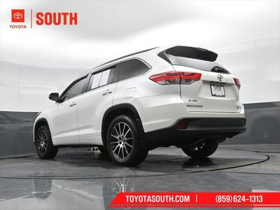 2017 Toyota Highlander SE
