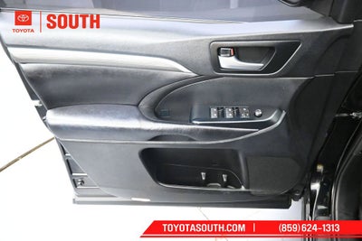 2019 Toyota Highlander SE