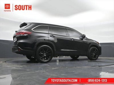 2019 Toyota Highlander SE