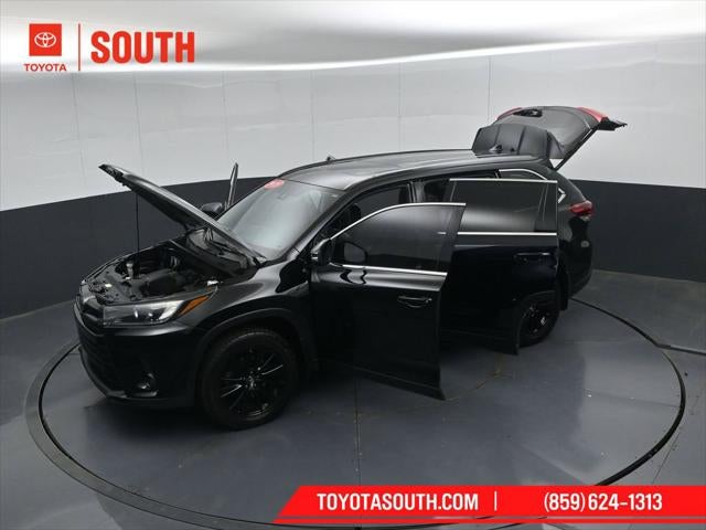 2019 Toyota Highlander SE