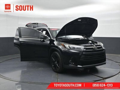 2019 Toyota Highlander SE