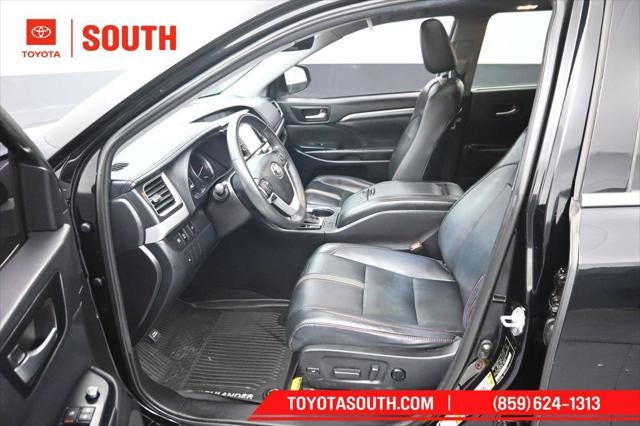 2019 Toyota Highlander SE