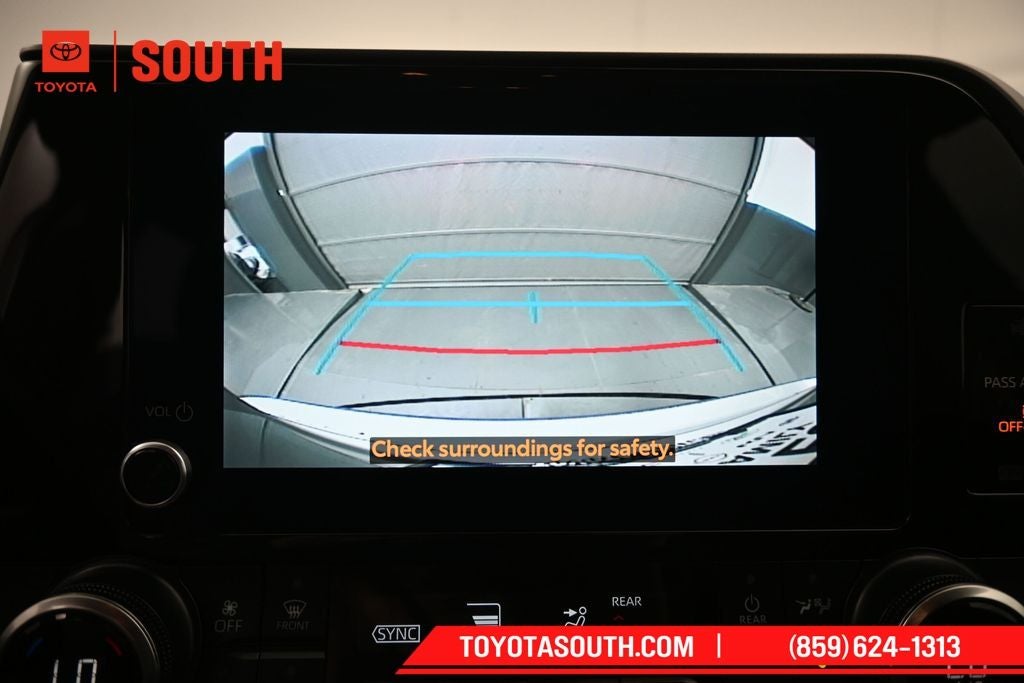 2024 Toyota Highlander LE