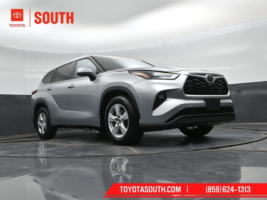 2024 Toyota Highlander LE