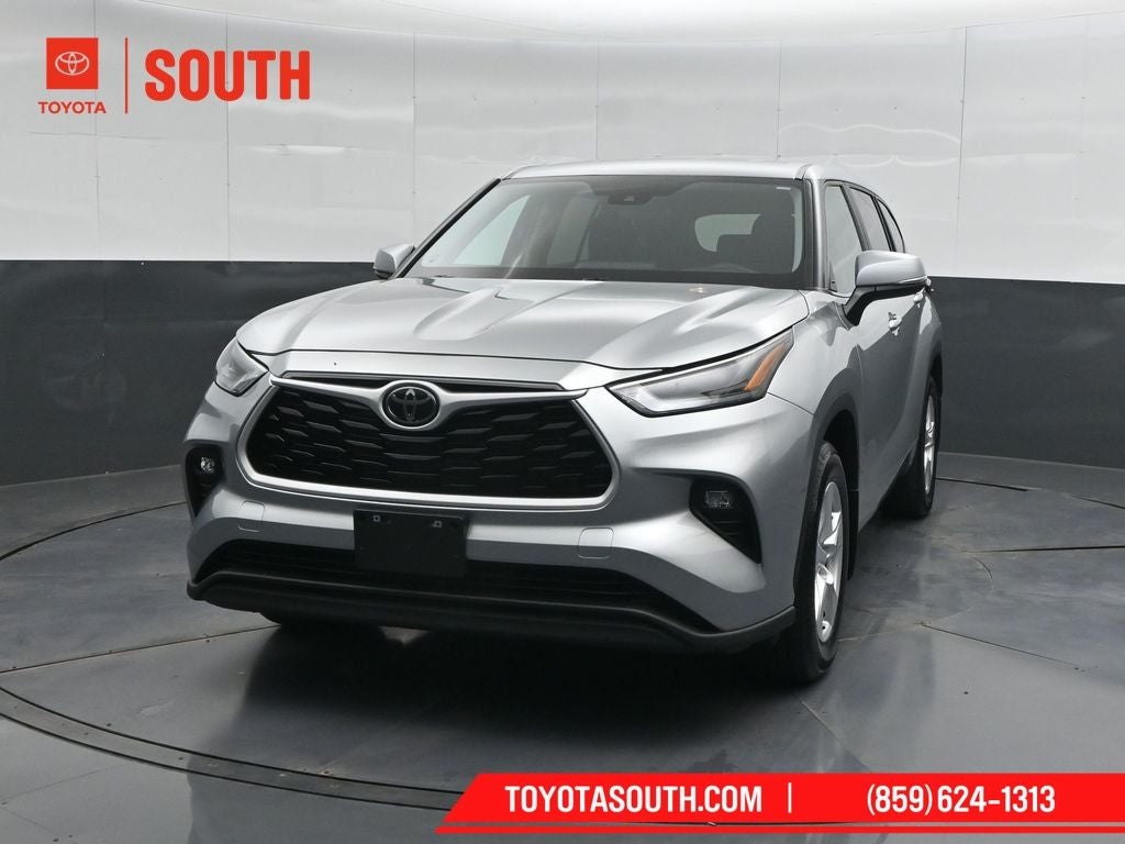 2024 Toyota Highlander LE