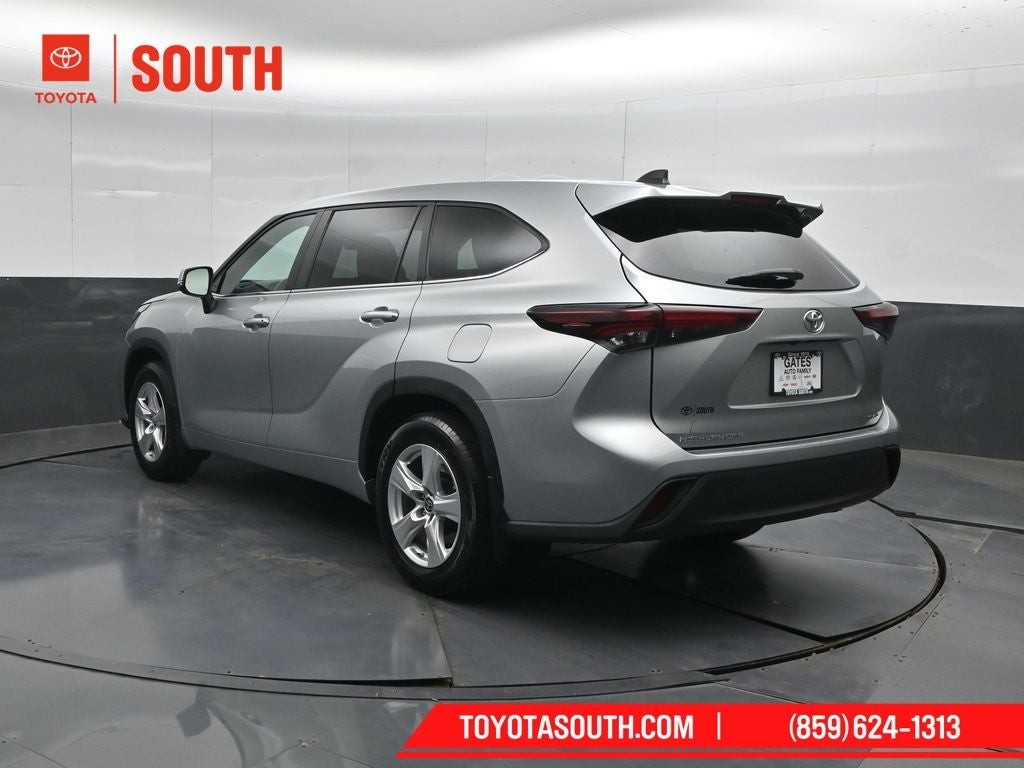 2024 Toyota Highlander LE
