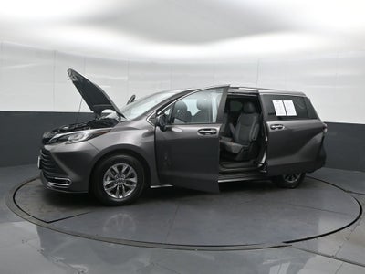 2023 Toyota Sienna XLE 7 Passenger