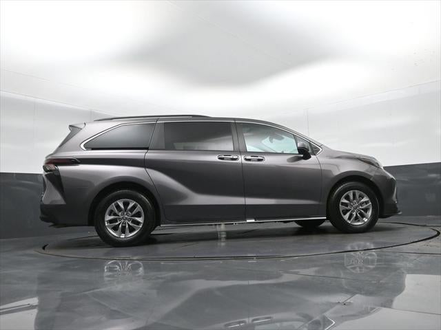 2023 Toyota Sienna XLE 7 Passenger