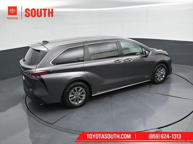 2021 Toyota Sienna XLE 7 Passenger