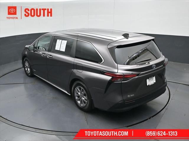 2021 Toyota Sienna XLE 7 Passenger