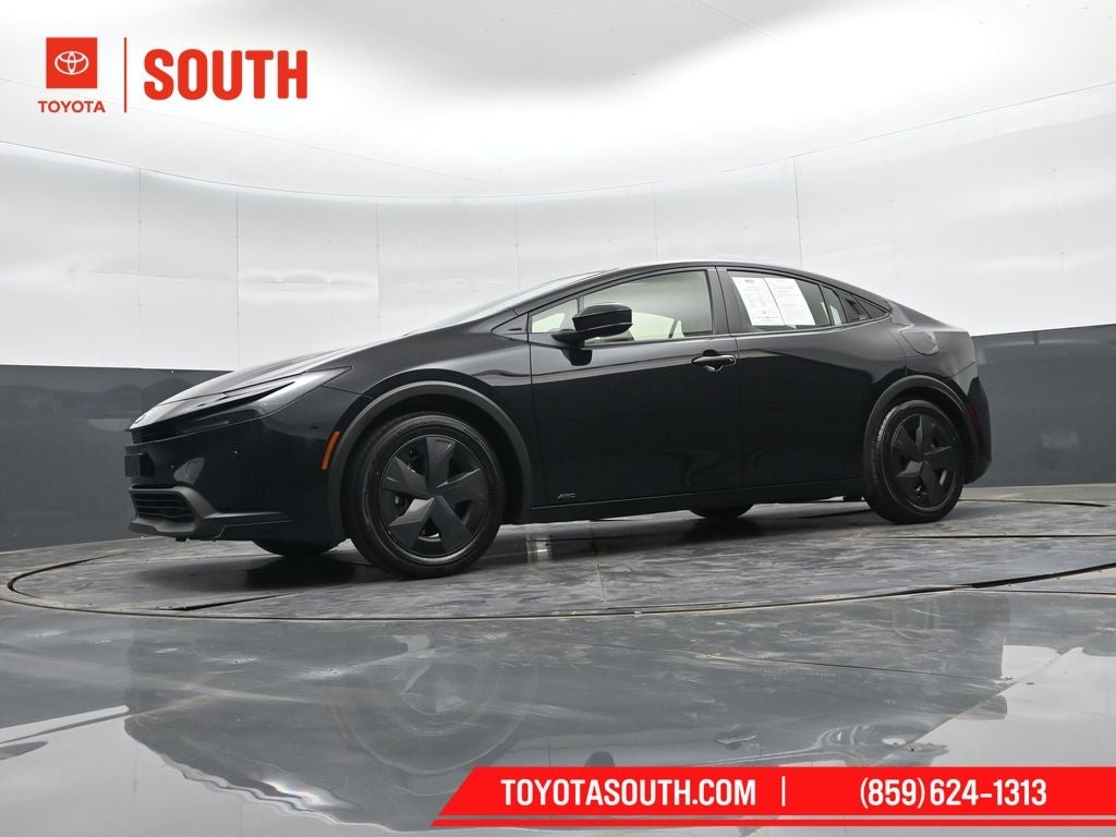 2025 Toyota Prius LE