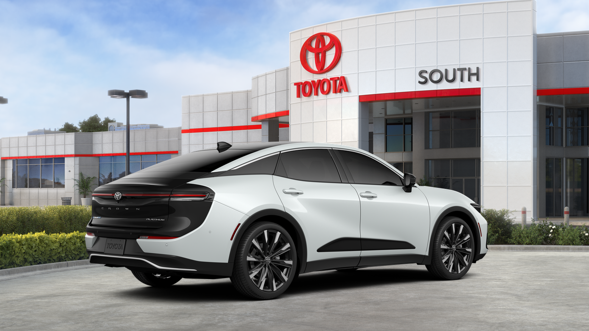 2026 Toyota Crown Platinum