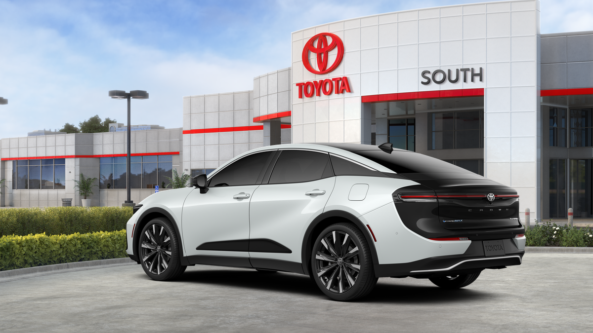 2026 Toyota Crown Platinum