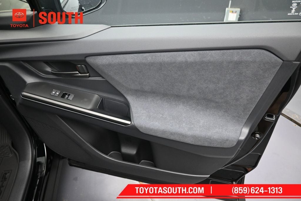 2026 Toyota C-HR XSE