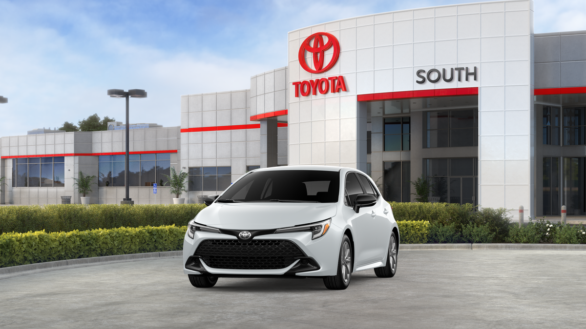 2027 Toyota Corolla Hatchback SE