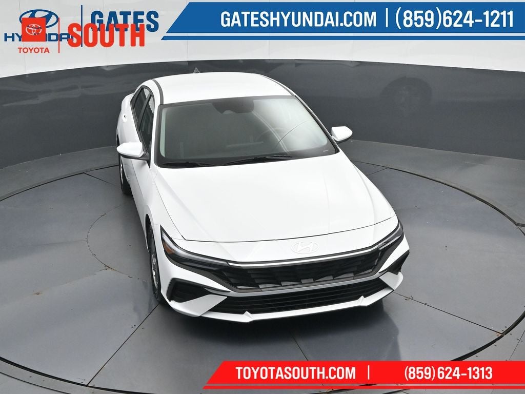 2025 Hyundai Elantra SE